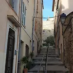 Appart\'hôtel Luxe Vieil Antibes 75 m2 avec Parking
