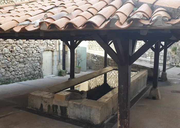 Appart\'hôtel Luxe Vieil Antibes 75 m2 avec Parking